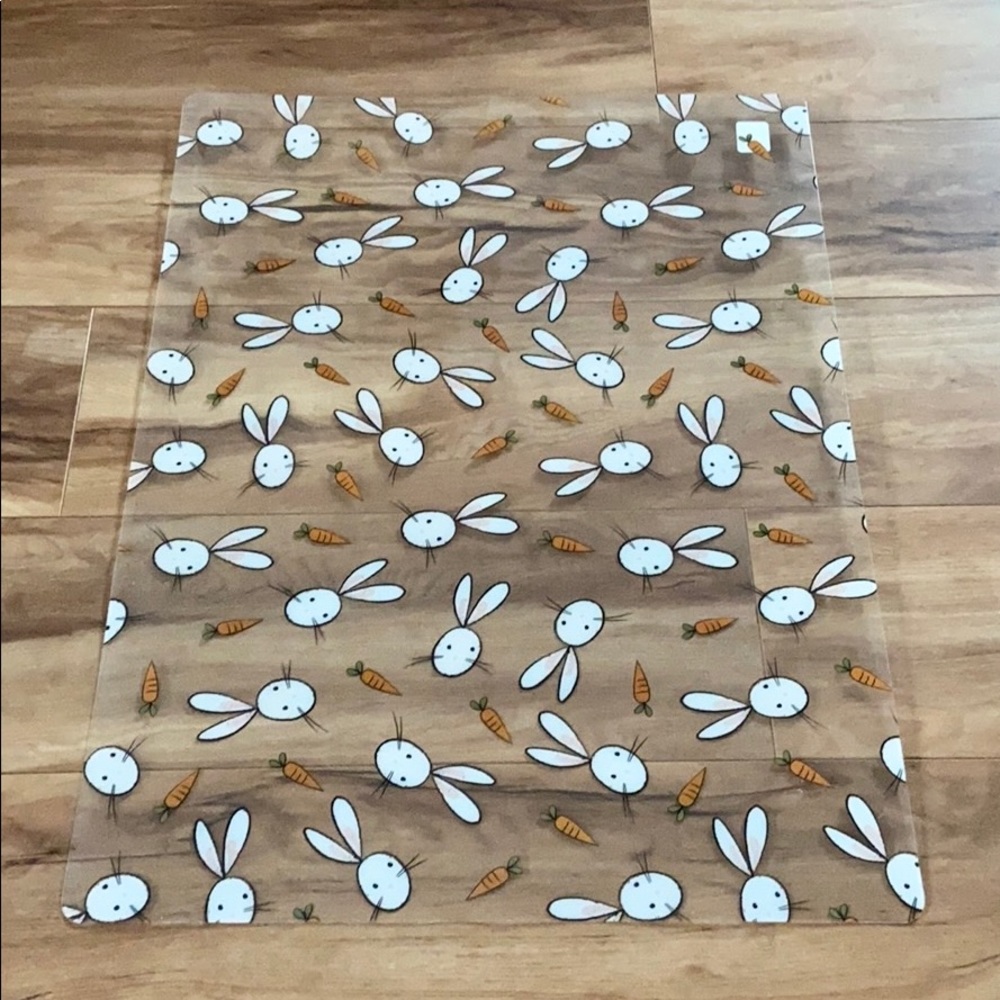 Crate&barrel Easter Bunny Easy Care Placemats - Picture 3 of 11